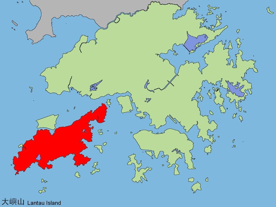 香港地圖上以紅色標出大嶼山的位置，位於香港西南側，其餘陸地為淺綠色，左下標註大嶼山 Lantau Island